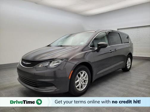 2020 Chrysler Voyager LX