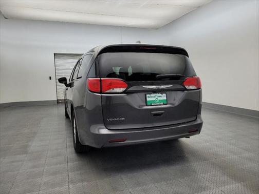 2020 Chrysler Voyager LX