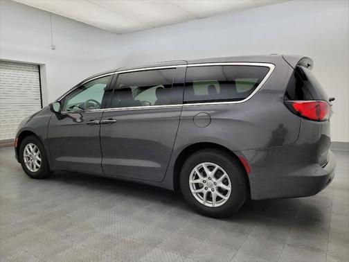 2020 Chrysler Voyager LX