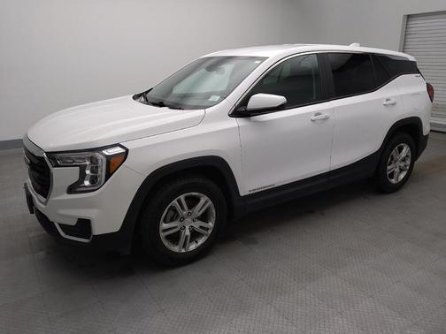 Summit White 2023 GMC Terrain SLE