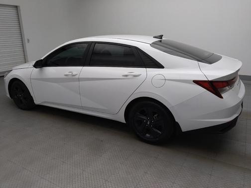 Quartz White 2022 Hyundai ELANTRA SEL