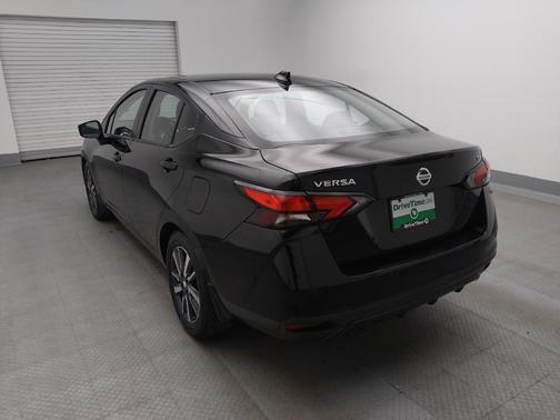 Super Black 2021 Nissan Versa 1.6 SV