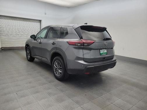 Gun Metallic 2024 Nissan Rogue S