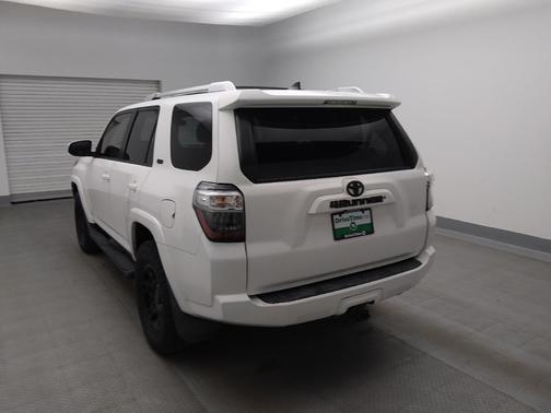 Super White 2018 Toyota 4Runner SR5