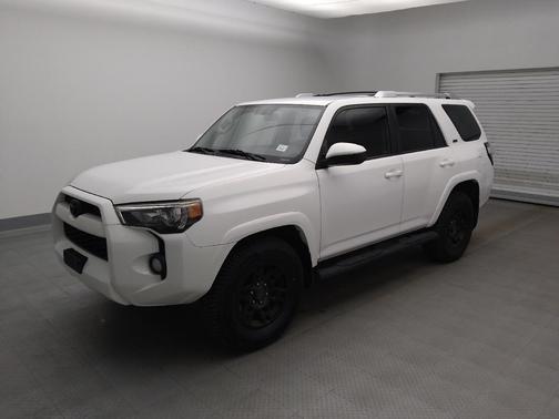 Super White 2018 Toyota 4Runner SR5