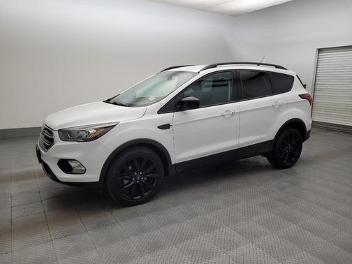 White 2019 Ford Escape SE