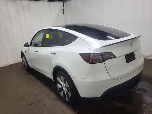 White 2022 Tesla Model Y Long Range