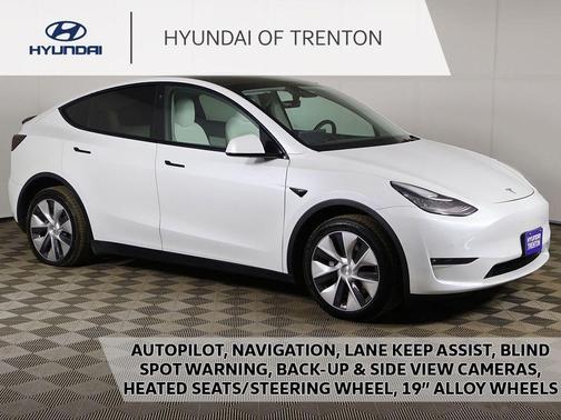 Pearl White Multi 2022 Tesla Model Y Long Range