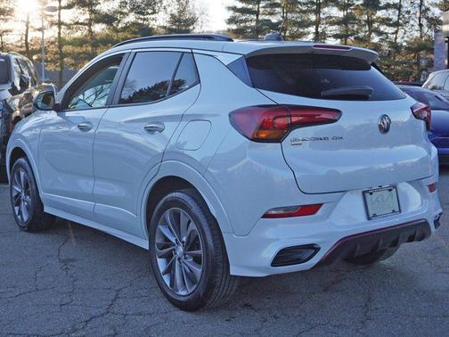 White Frost Tri-Coat 2020 Buick Encore GX Preferred