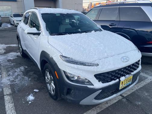 2022 Hyundai KONA SEL