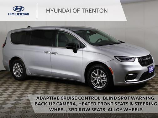 2024 Chrysler Pacifica Touring-L