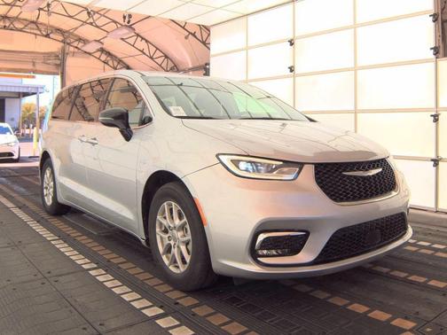 2024 Chrysler Pacifica Touring-L