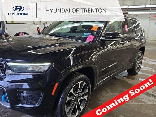 2022 Jeep Grand Cherokee 4xe Overland