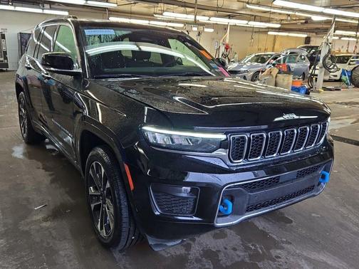 2022 Jeep Grand Cherokee 4xe Overland