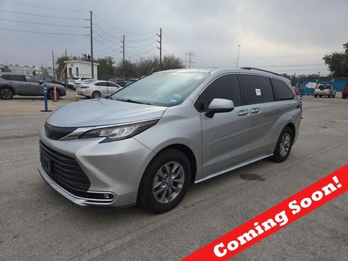 2022 Toyota Sienna XLE