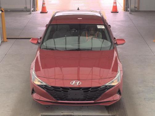 2022 Hyundai ELANTRA SE
