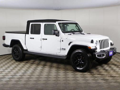 Bright White Clearcoat 2023 Jeep Gladiator Sport