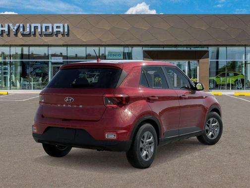 2025 Hyundai VENUE SE