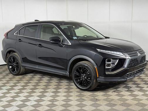 Labrador Black Pearl 2023 Mitsubishi Eclipse Cross LE