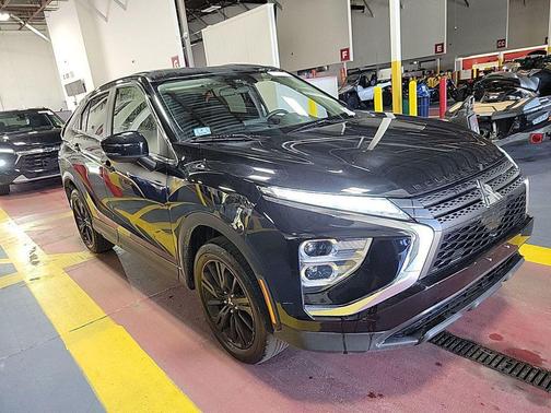 Labrador Black Pearl 2023 Mitsubishi Eclipse Cross LE