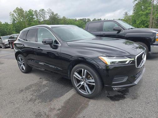 Onyx Black Metallic 2021 Volvo XC60 T5 Momentum