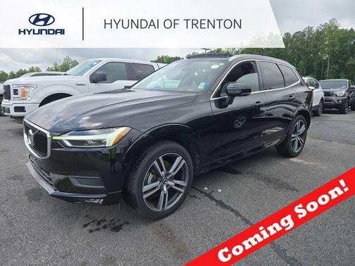 Onyx Black Metallic 2021 Volvo XC60 T5 Momentum