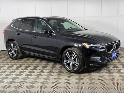 Onyx Black Metallic 2021 Volvo XC60 T5 Momentum