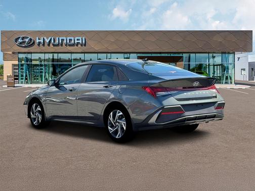 2025 Hyundai ELANTRA HEV SEL Sport