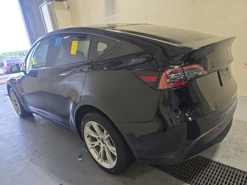 Black 2023 Tesla Model Y Long Range