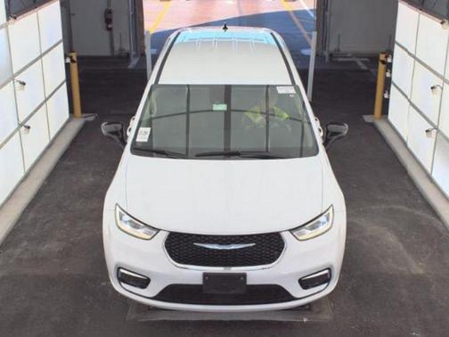 2024 Chrysler Pacifica Touring-L