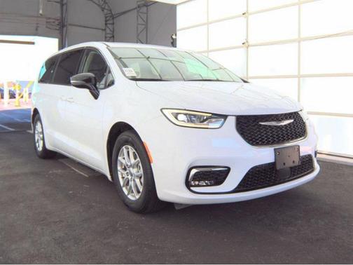 2024 Chrysler Pacifica Touring-L