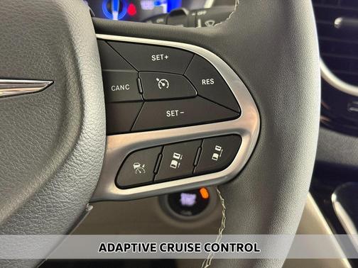 2024 Chrysler Pacifica Touring-L