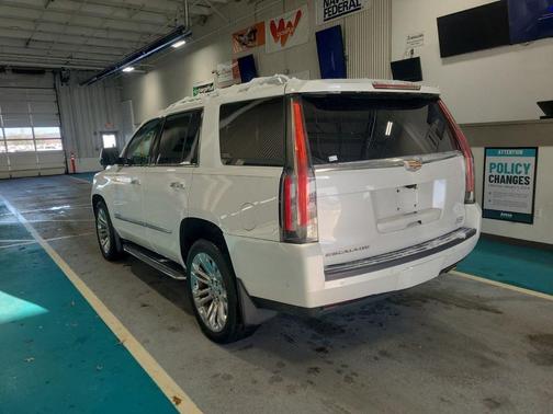 2020 Cadillac Escalade Luxury