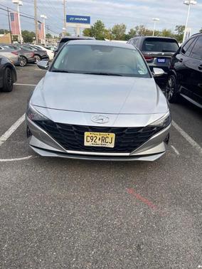 2023 Hyundai ELANTRA SEL
