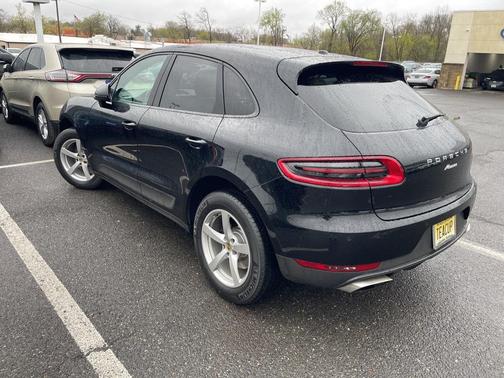 2018 Porsche Macan Sport Edition