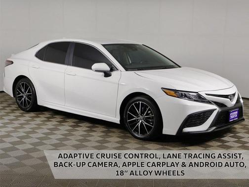 2023 Toyota Camry SE