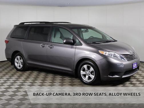 2017 Toyota Sienna LE