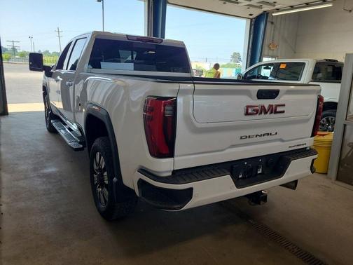 2024 GMC Sierra 2500 Denali