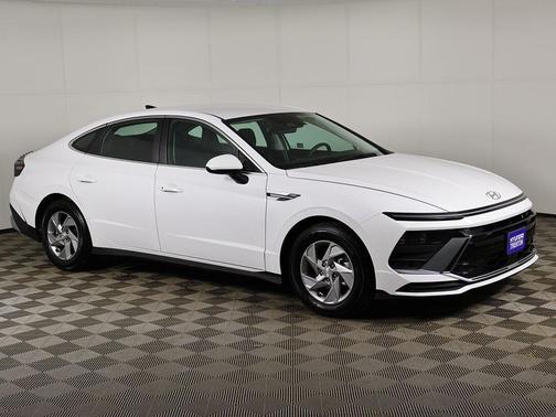 2025 Hyundai SONATA SE