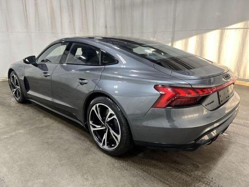2023 Audi e-tron GT Premium Plus