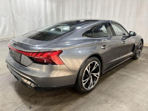 2023 Audi e-tron GT Premium Plus