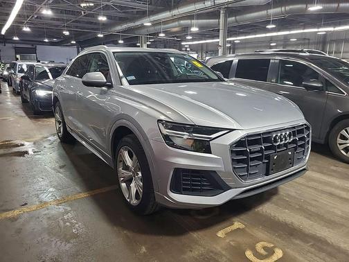 Florett Silver Metallic 2019 Audi Q8 3.0T Premium