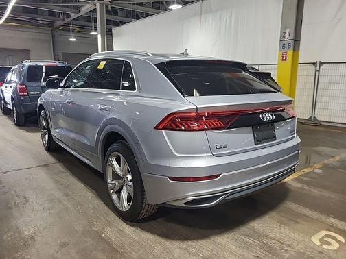 Florett Silver Metallic 2019 Audi Q8 3.0T Premium