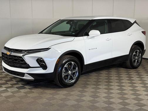 Summit White 2025 Chevrolet Blazer LT