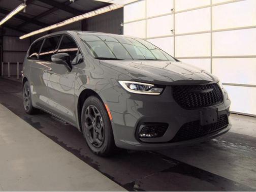 2023 Chrysler Pacifica Hybrid Limited