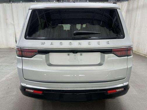Silver Zynith 2024 Jeep Wagoneer L Series III