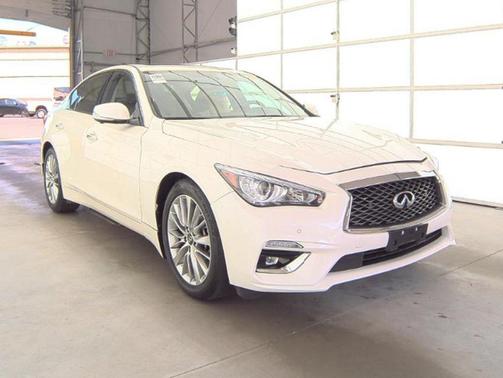 2022 INFINITI Q50 LUXE
