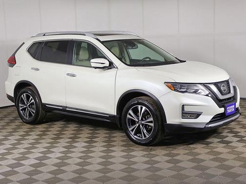 White 2017 Nissan Rogue SL