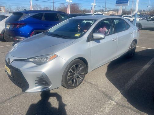 Classic Silver Metallic 2019 Toyota Corolla SE