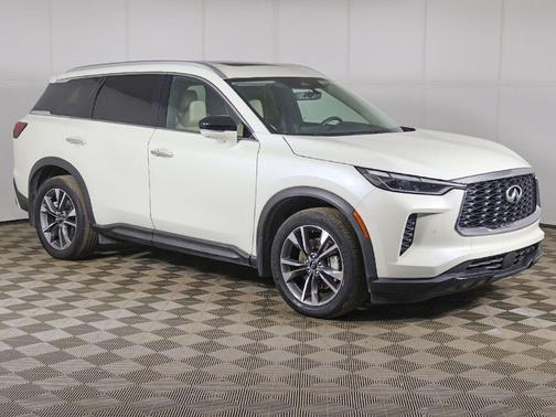 Majestic White 2023 INFINITI QX60 Luxe